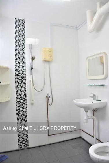 Blk 230 Tampines Street 24 (Tampines), HDB 4 Rooms #185160992